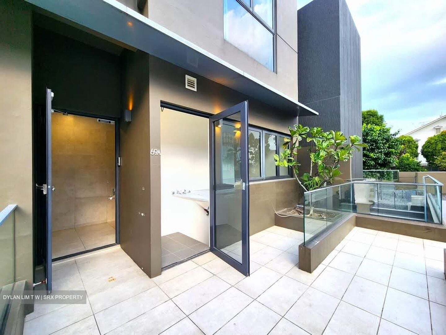 Senyum Residences (D14), Terrace #598344931